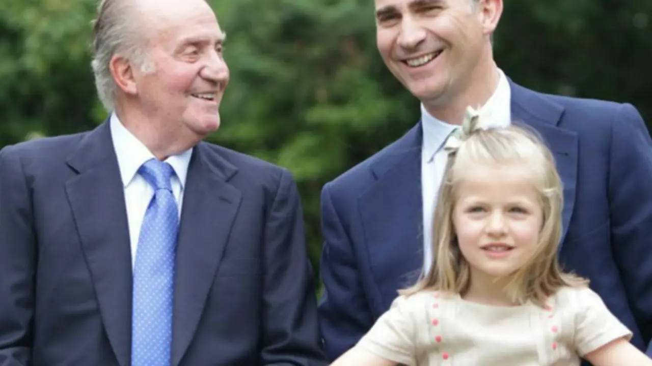 Don Juan Carlos, Felipe VI y Leonor, la princesa de Asturias. Casa del Rey.