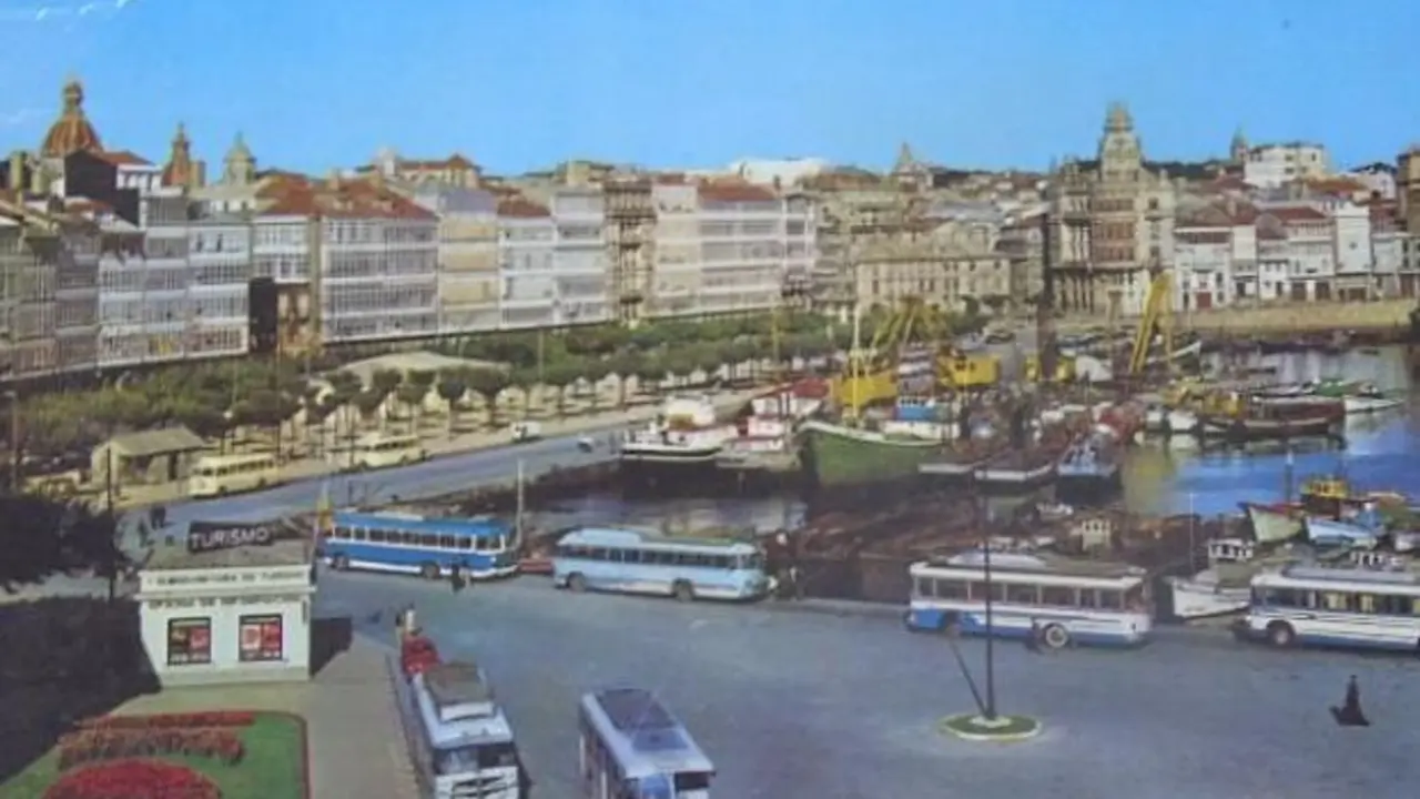 Postal de A Coruña en 1964.