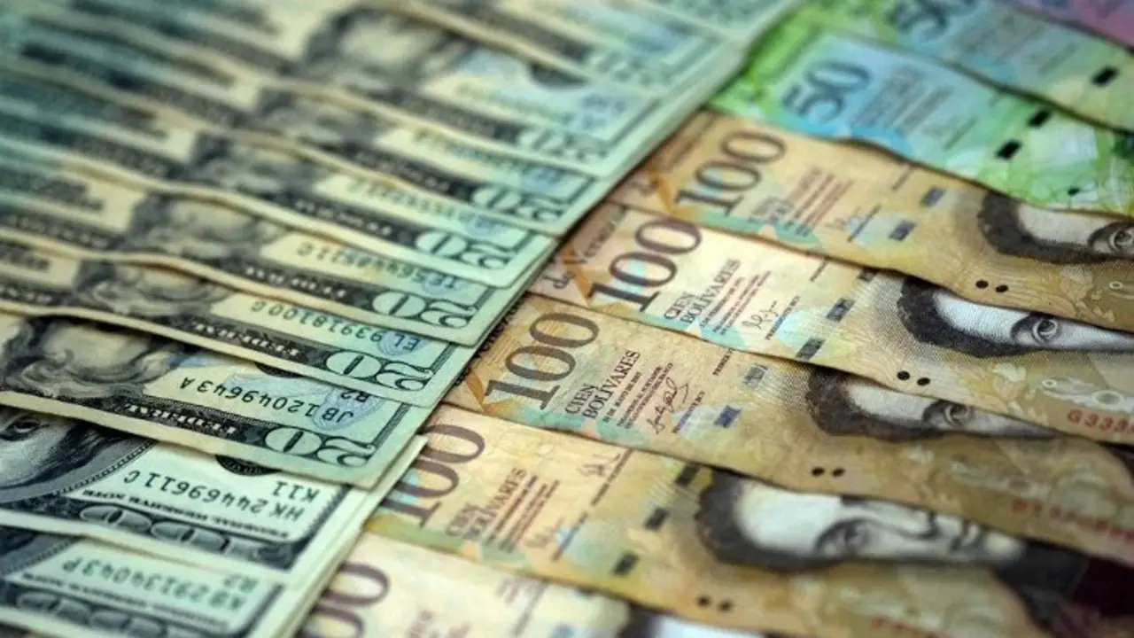 D&oacute;lares y bol&iacute;vares. El Nacional