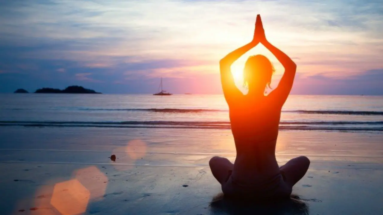 Yoga en la playa. thediplomat.com