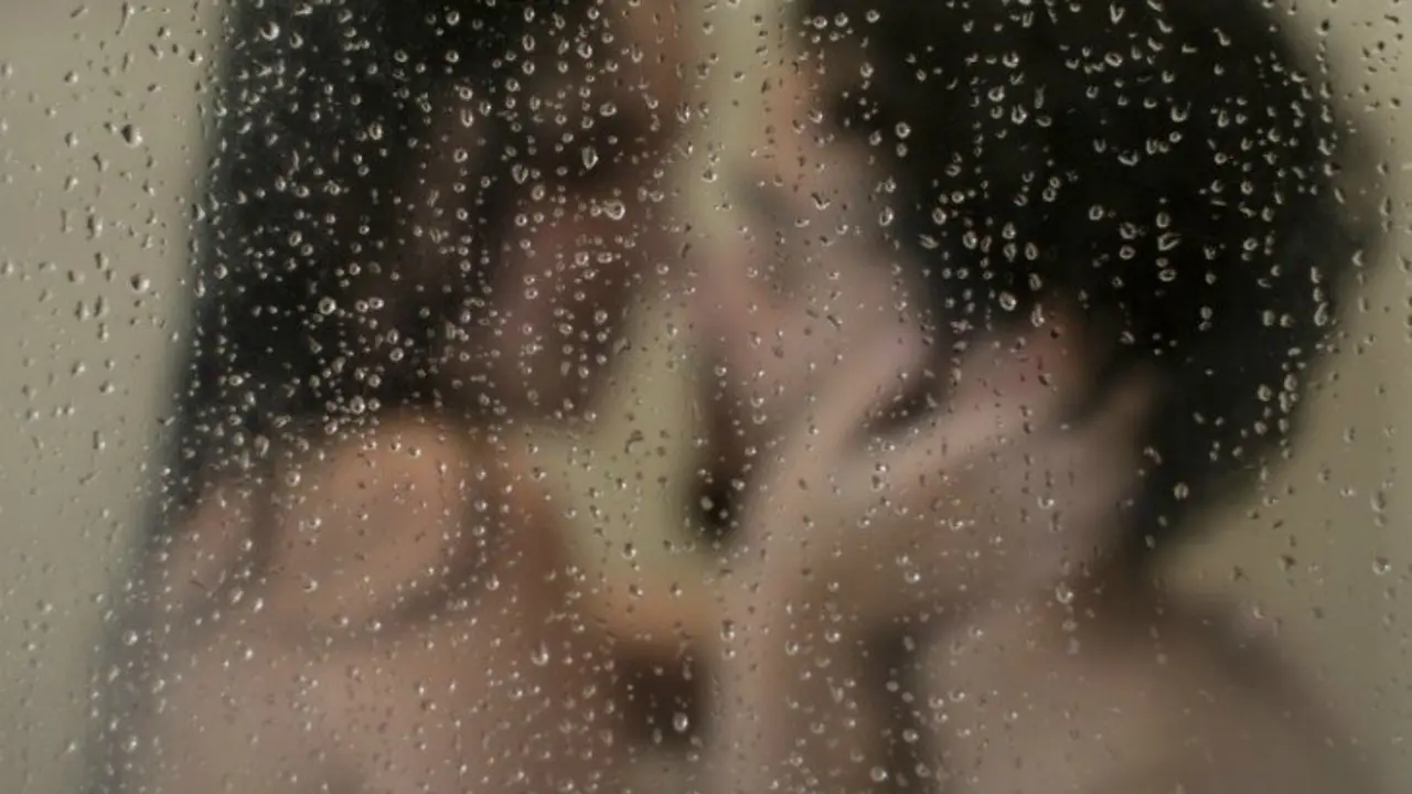 Pareja en la ducha. AskMen