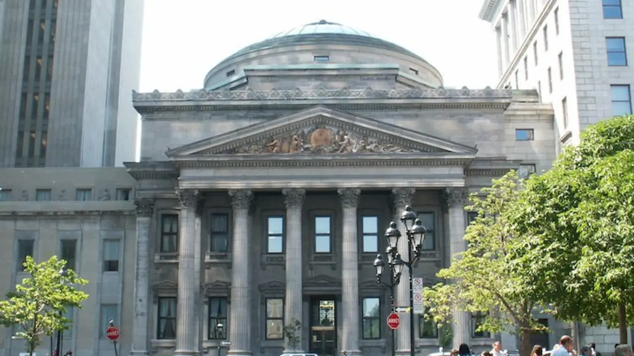 Fachada del Banco de Montreal.
