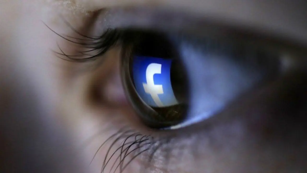 Facebook. RR SS