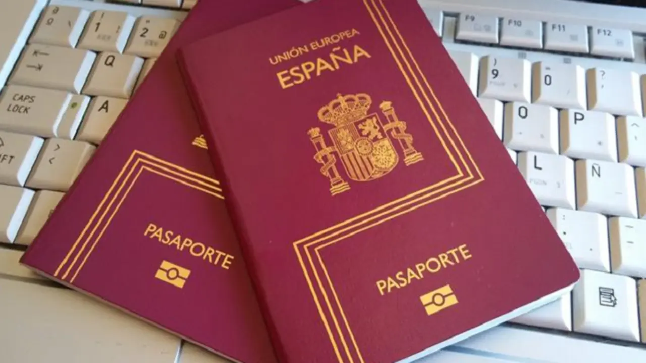 Pasaportes de Espa&ntilde;a. / Archivo.