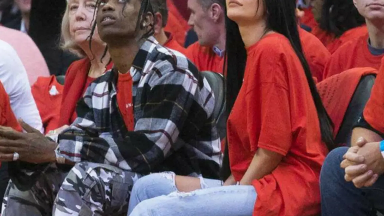 Travis Scott, rapero; y Kylie Jenner, empresaria. RR SS.