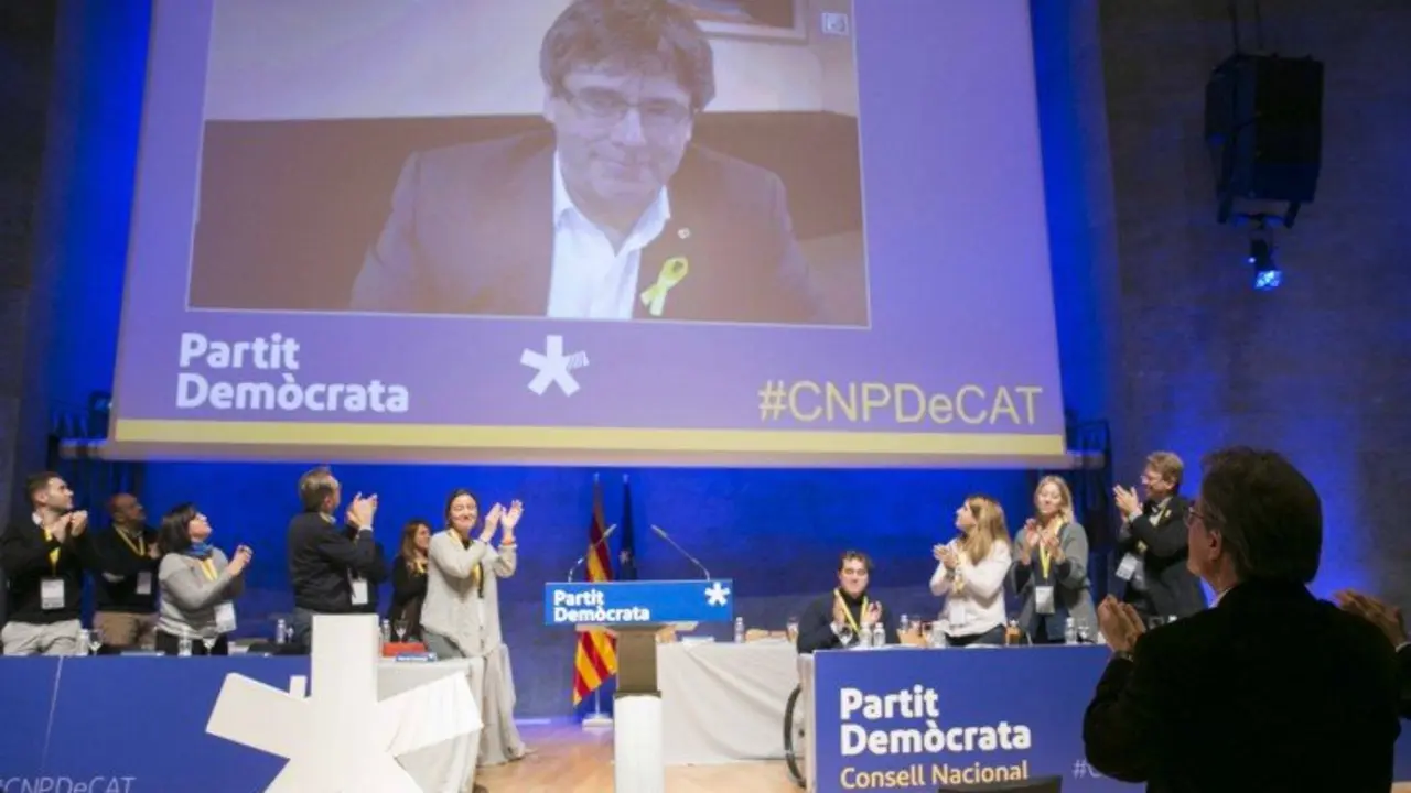 Carles Puigdemont, en una videoconferencia ante el consejo nacional del PDECat. / Twitter @cronicaglobal