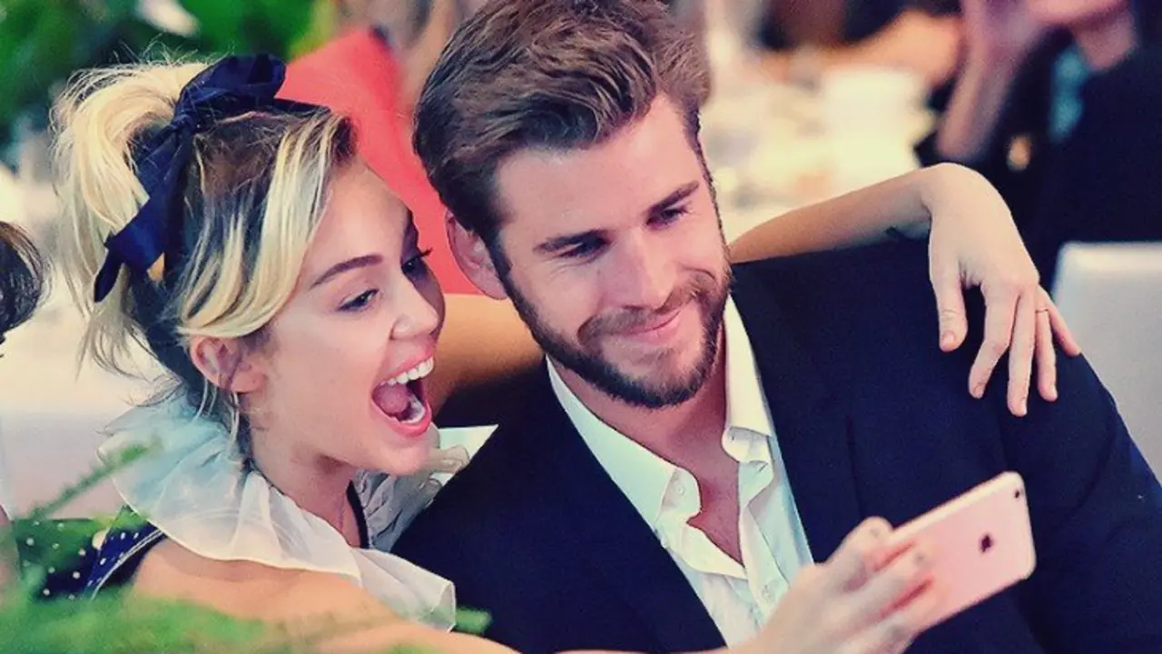 Miley Cyrus, cantante y actriz; Liam Hemsworth, actor. Instagram 