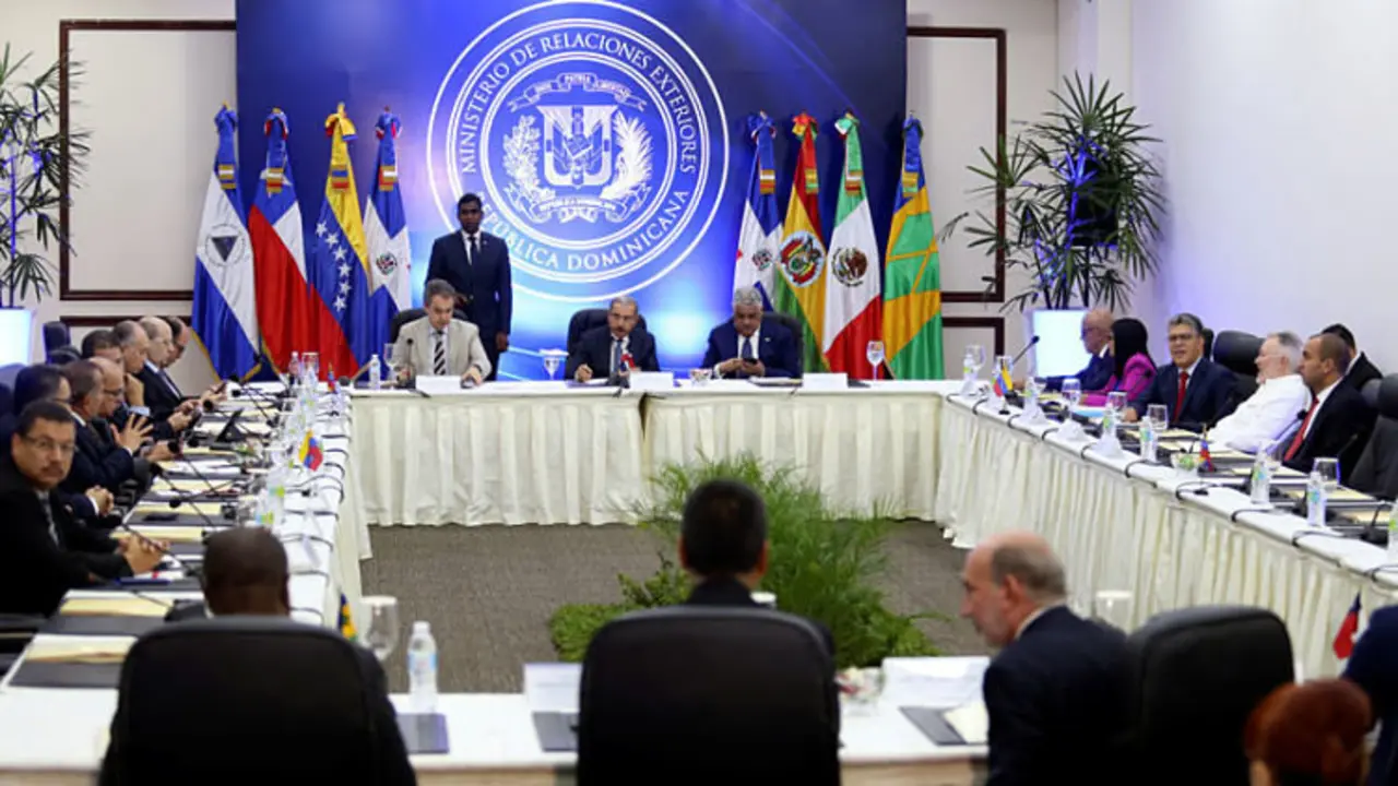 Oposici&oacute;n y gobierno se re&uacute;nen en Rep&uacute;blica Dominicana. / RT