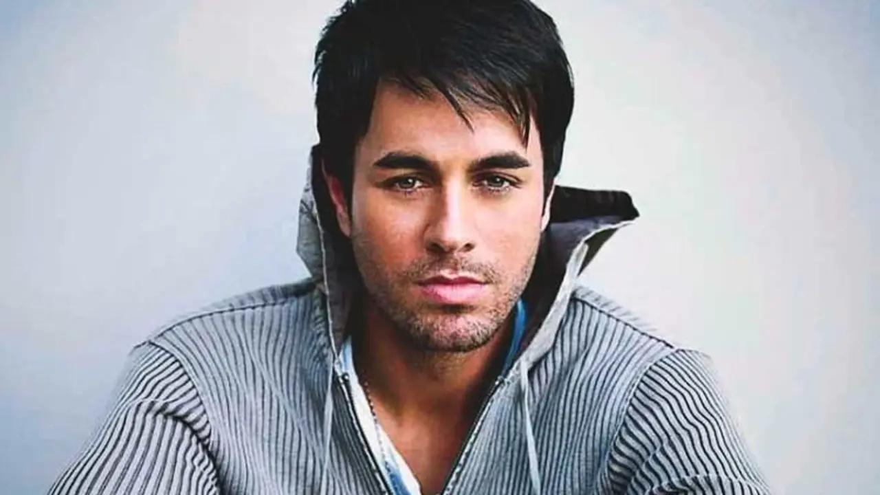 Enrique Iglesias, cantante. / RR SS.