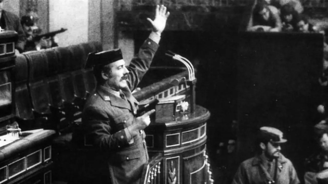 Antonio Tejero en la tribuna del Congreso de los Diputados.