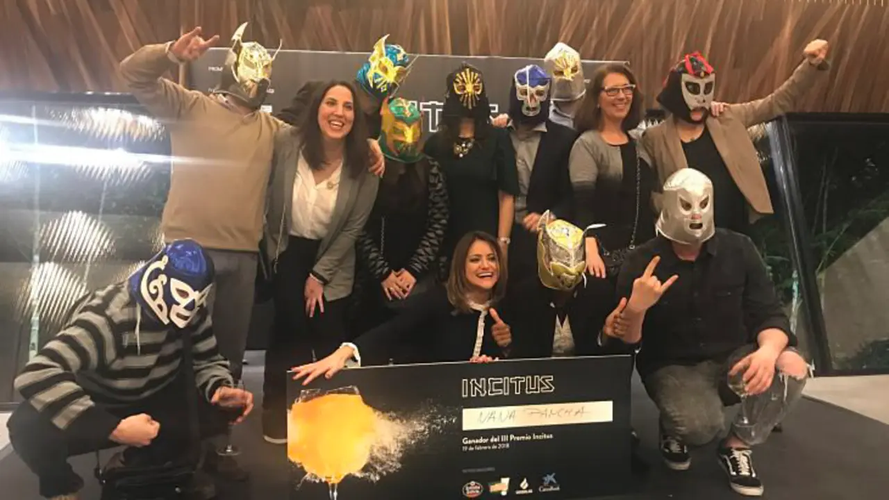 La ganadora de Incitus con sus incondicionales fans.