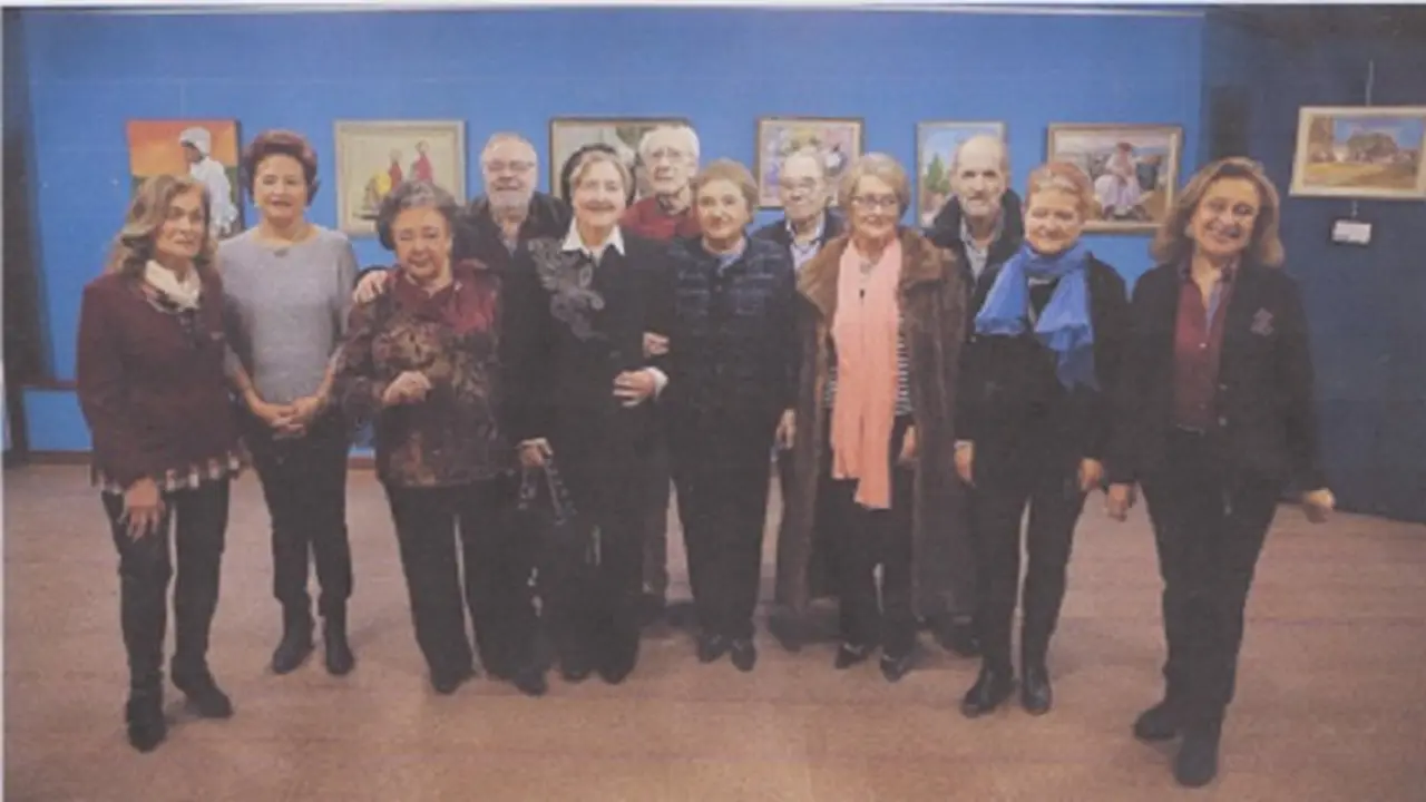 Los participantes con el  presidente del Casino