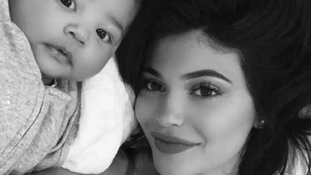 Kylie Jenner, empresaria y su hija Stormi Webster. Instagram 