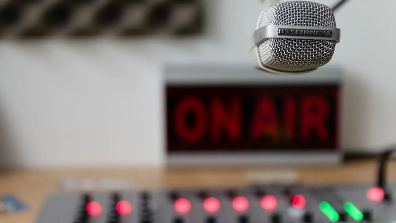 Estudio de radio. / Mundiario
