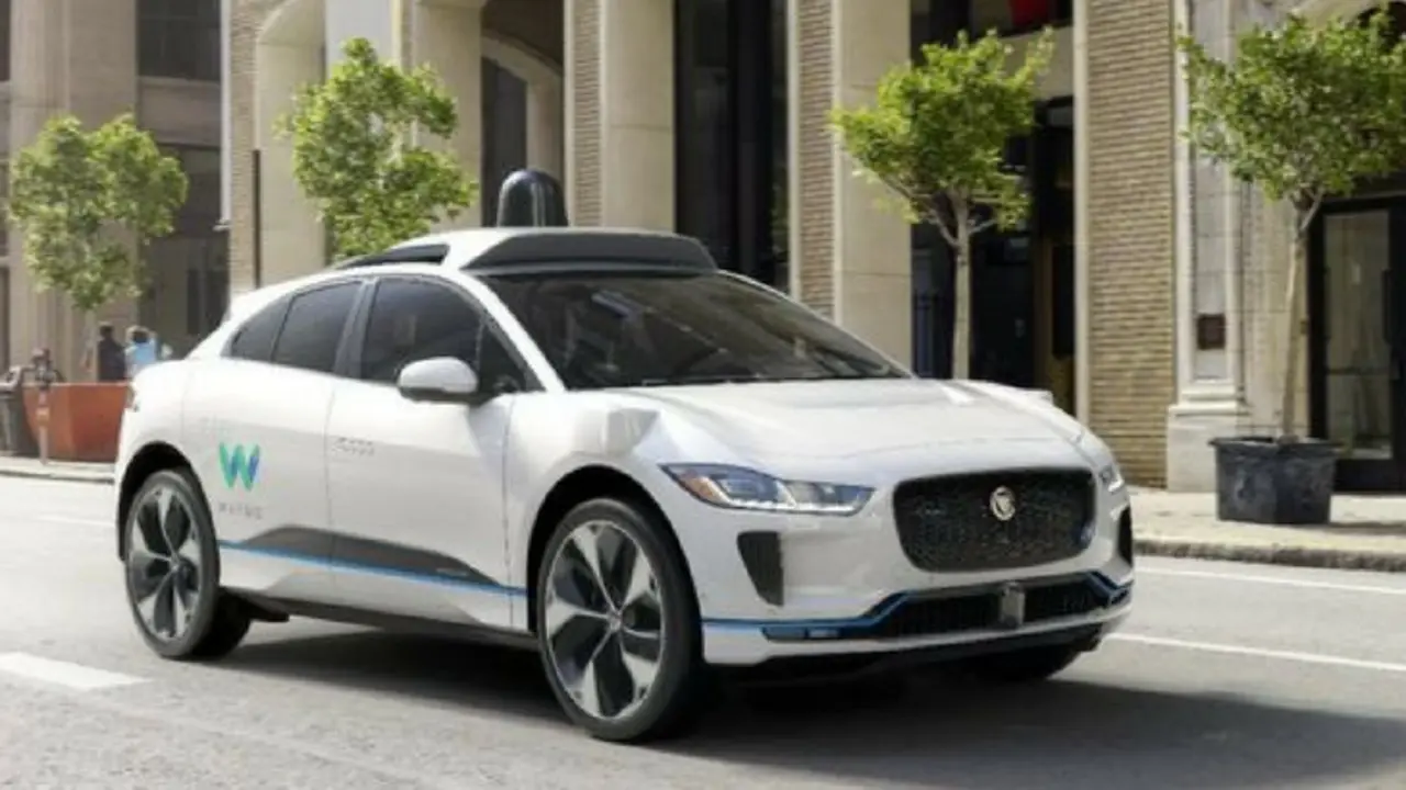 Jaguar autodirigible fue revelado en Nueva York. / Waymo