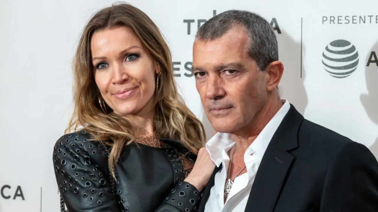 Antonio Banderas posa junto a su novia  Nicole Kimpel en la premiere de "Genius: Picasso" en el Tribeca Film Festival de New York. Foto: Enrique Shore