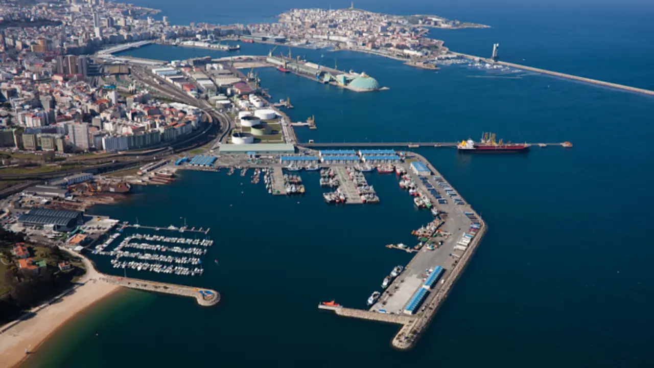 Vista aérea del puerto de A Coruña. / Mundiario