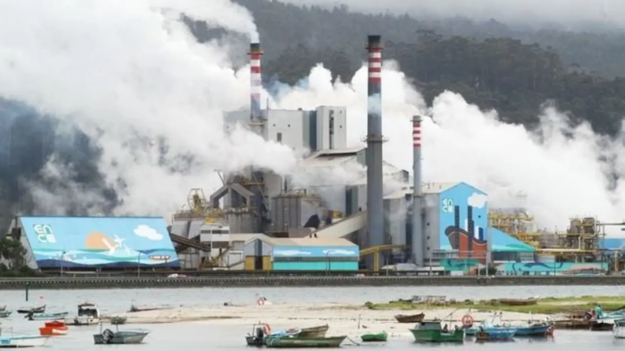 Fábrica de Ence en la ría de Pontevedra. / Mundiario