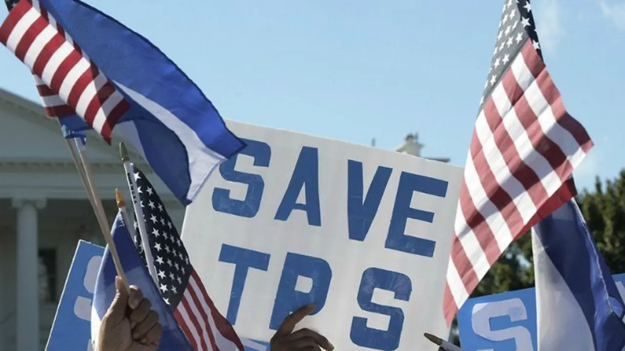 Manifestaci&oacute;n a favor del TPS. RR SS 