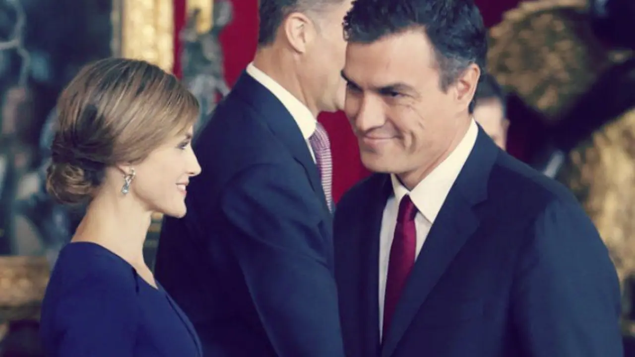 La reina Letizia y el l&iacute;der socialista, Pedro S&aacute;nchez. RR SS