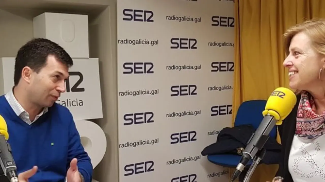 Gonzalo Cabellero con Aida Pena. / Cadena Ser