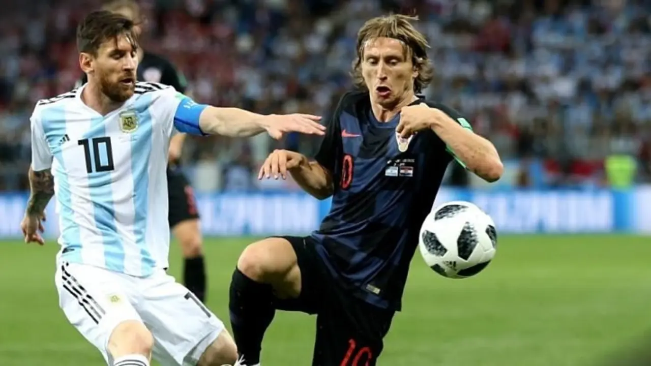 Messi marcando a Modric_opt