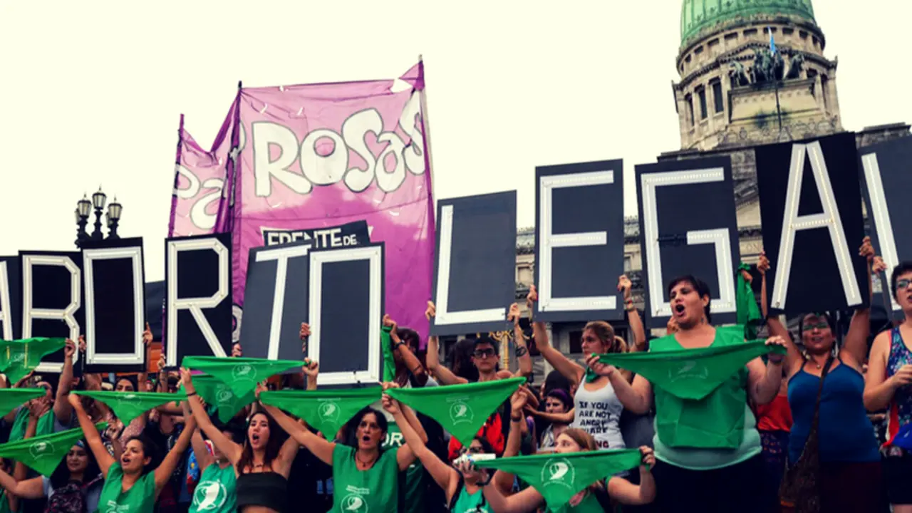 Grupo a favor del aborto. / RR SS.