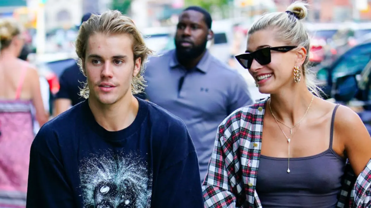 Justin Bieber y Hailey Baldwin, pareja. / Glamour M&eacute;xico.