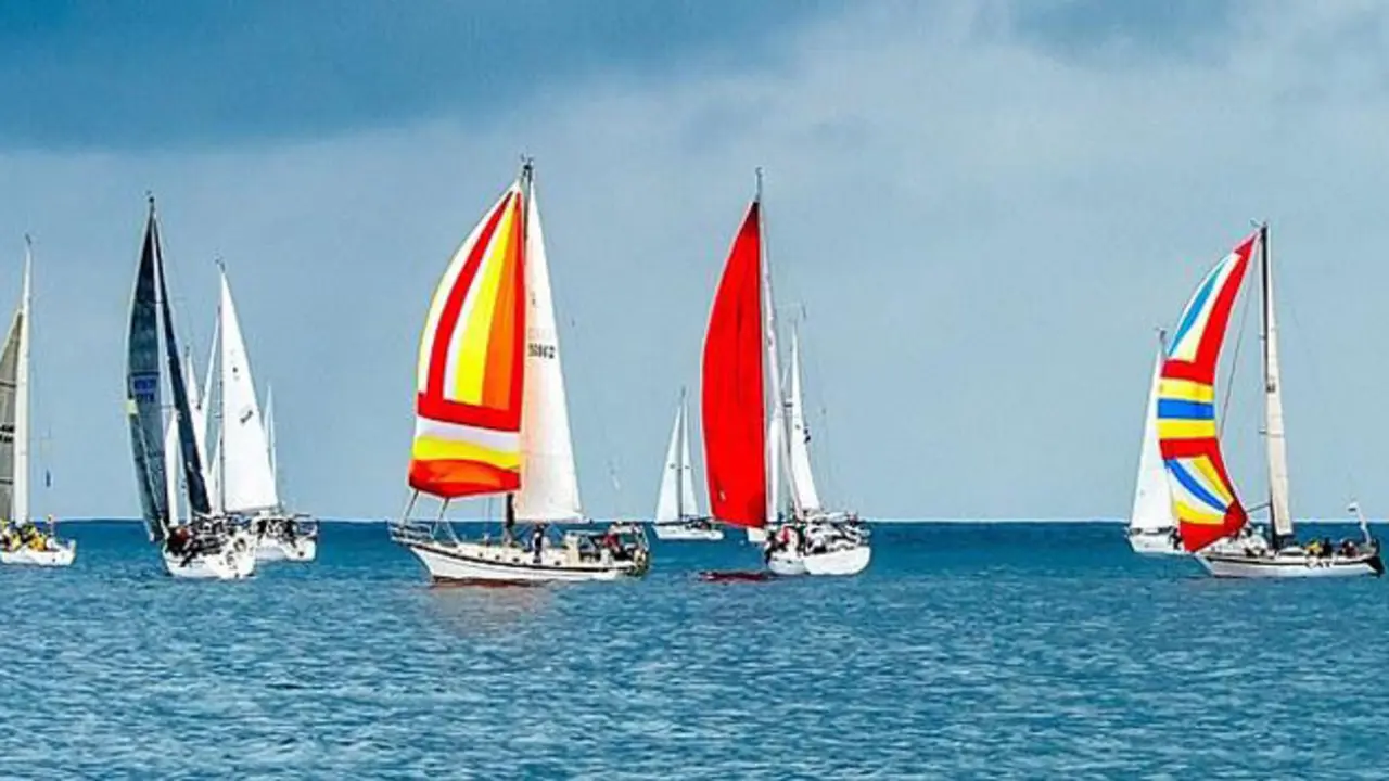 sailboats-1375064__340