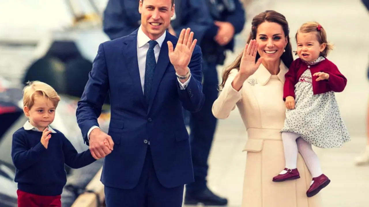 Guillermo y Catalina de Cambridge, junto a sus hijos el pr&iacute;ncipe George y la princesa Charlotte. RR SS.
