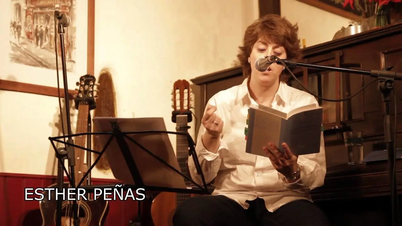 Esther Pe&ntilde;as./ A.S.