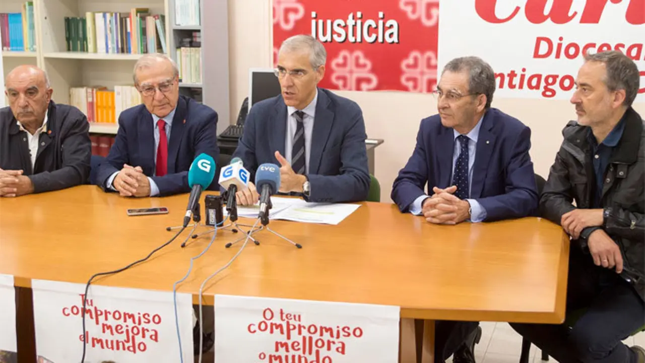 El conselleiro de Econom&iacute;a, Empleo e Industria, Francisco Conde (centro). / Xunta