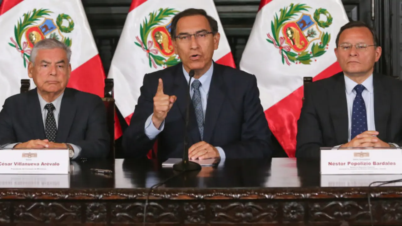 El presidente Vizcarra junto a su primer ministro y el titular de Defensa en Palacio de Gobierno - Twitter_ Presidencia