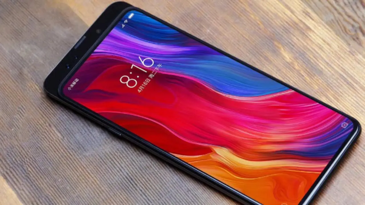 Xiaomi Mi Mix 3. / @DonovanSung