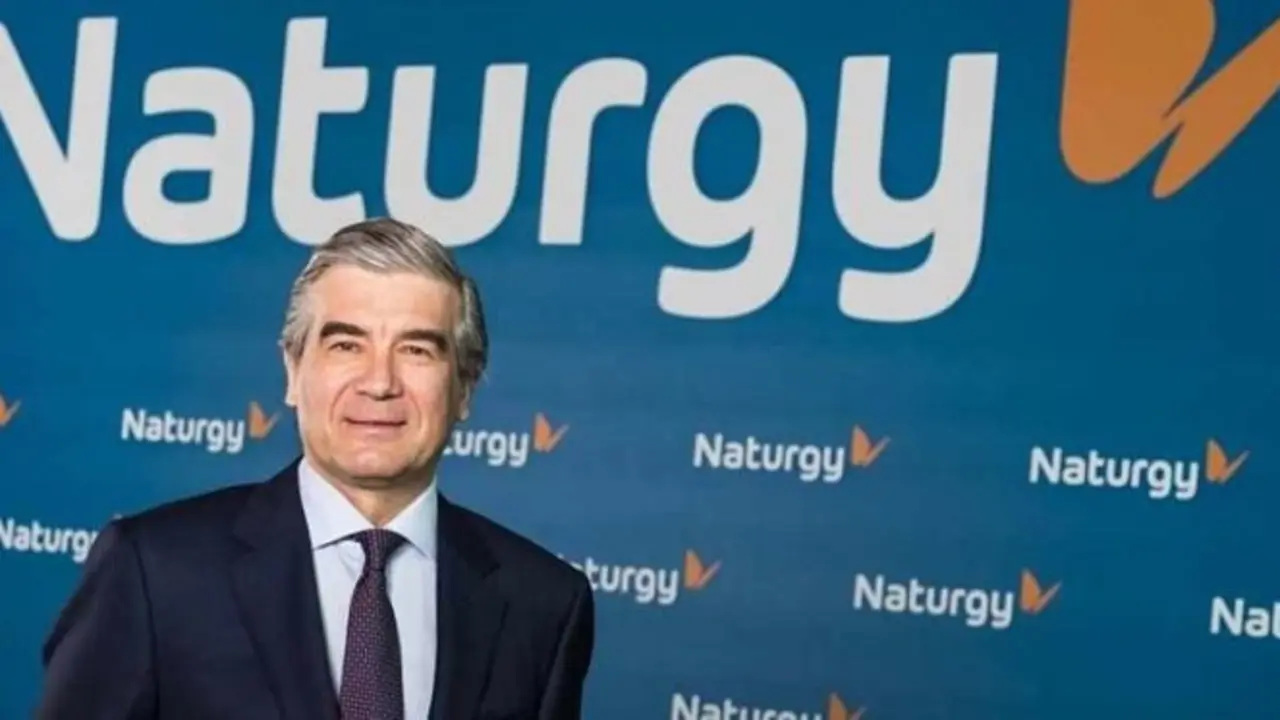 Francisco Reynés, con el logo de Naturgy, la antigua Gas Natural Fenosa.