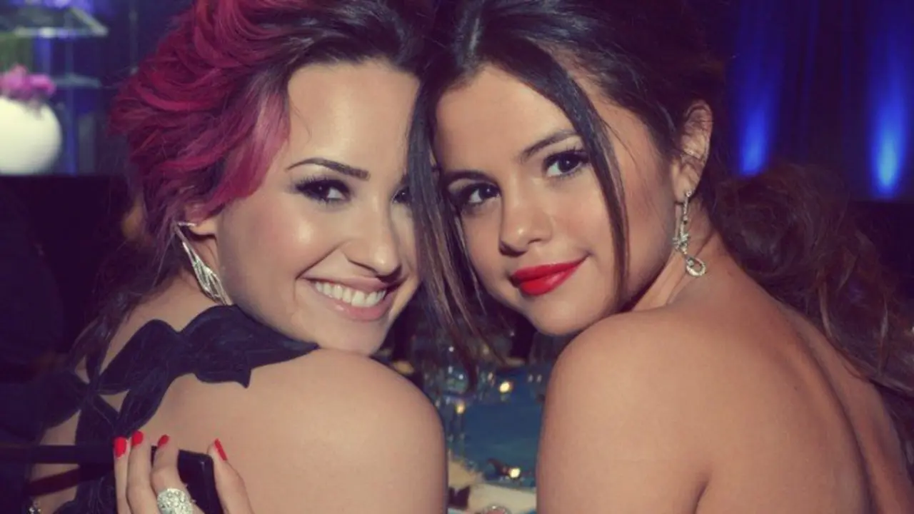Demi Lovato y Selena Gomez, cantantes. RR SS