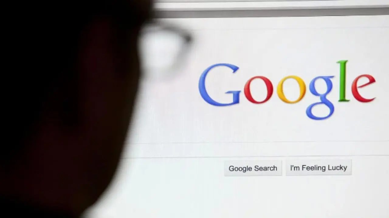 B&uacute;squeda en Google. / RR SS.