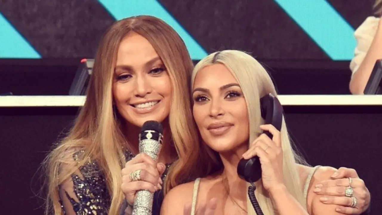 Jennifer Lopez, cantante y actriz; Kim Kardashian, empresaria. RR SS
