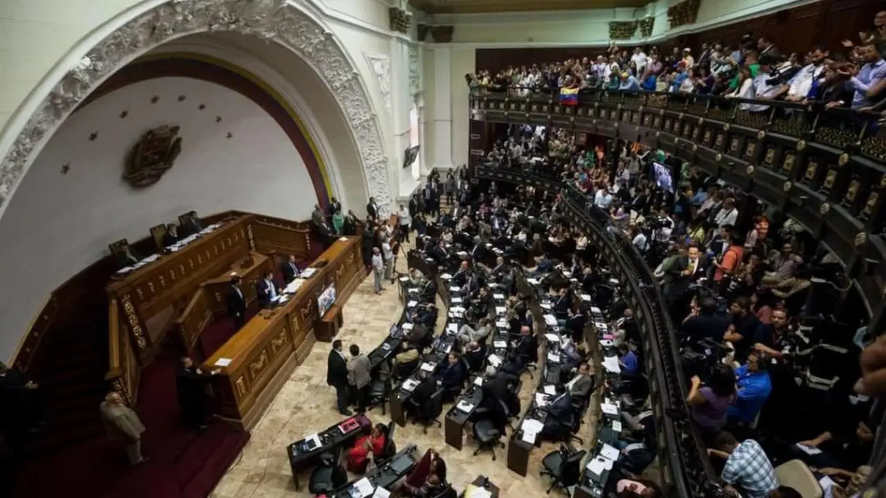 Asamblea Nacional de Venezuela. / H. C.