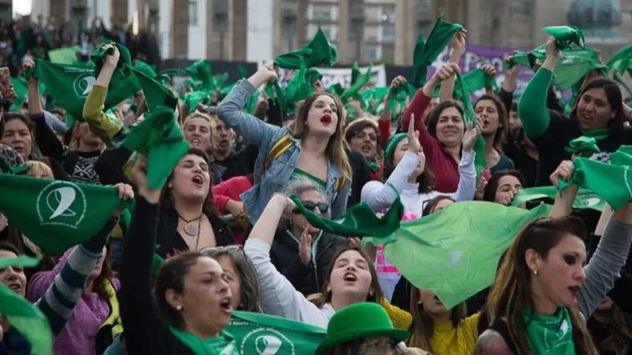 Mujeres marchan a favor del aborto. / RR SS.