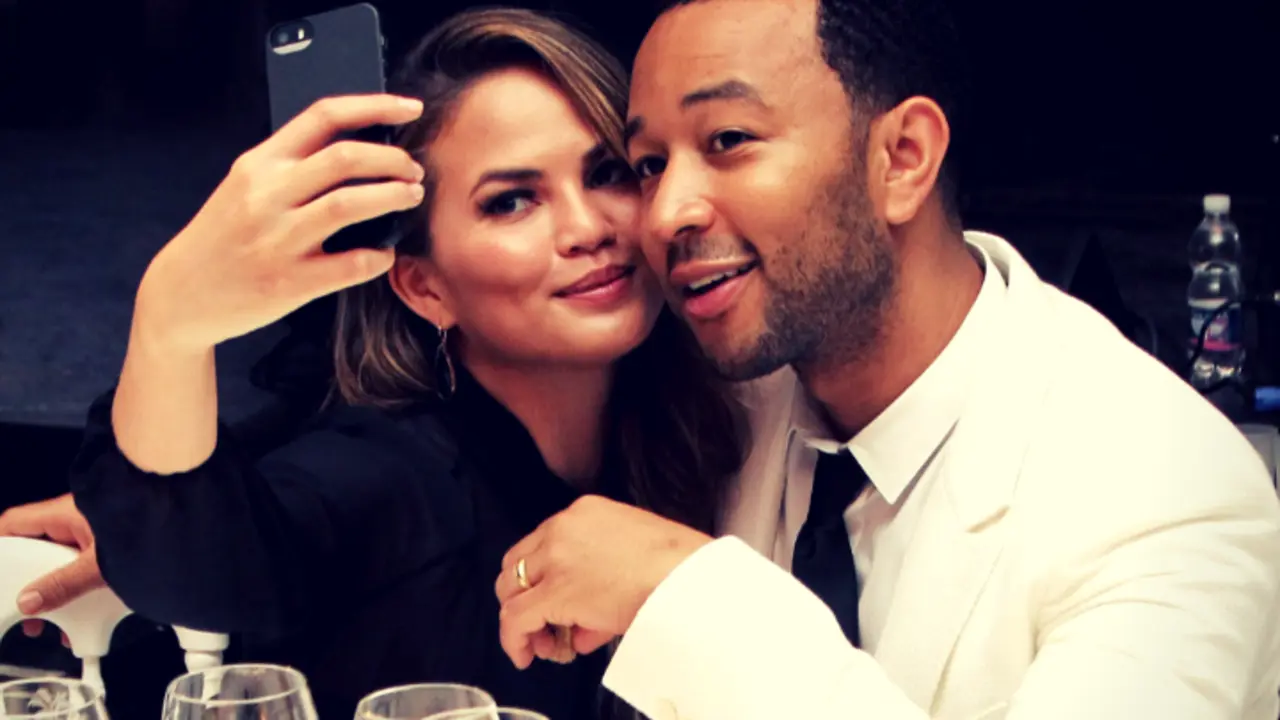 Chrissy Teygen, presentadora y modelo; y John Legend, cantante. RR SS.