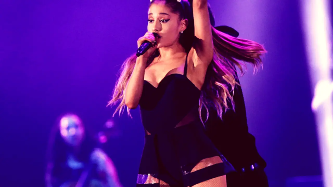Ariana Grande, cantante y actriz. RR SS.
