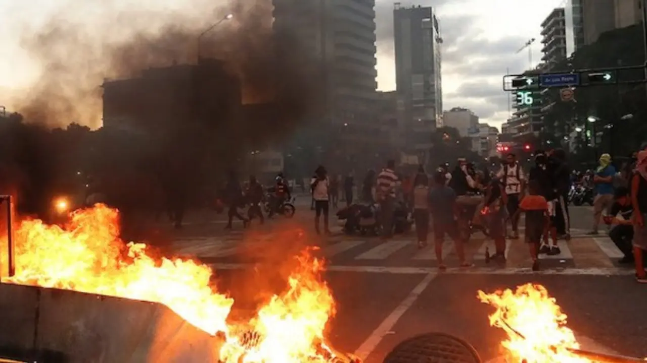 Al menos 16 muertos en protestas en Venezuela. / RRSS.