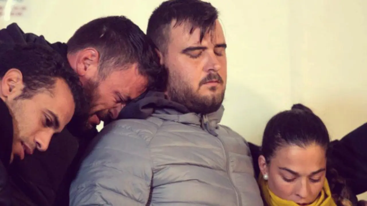 Padres de Julen en una vigilia en pleno rescate. / Mundiario