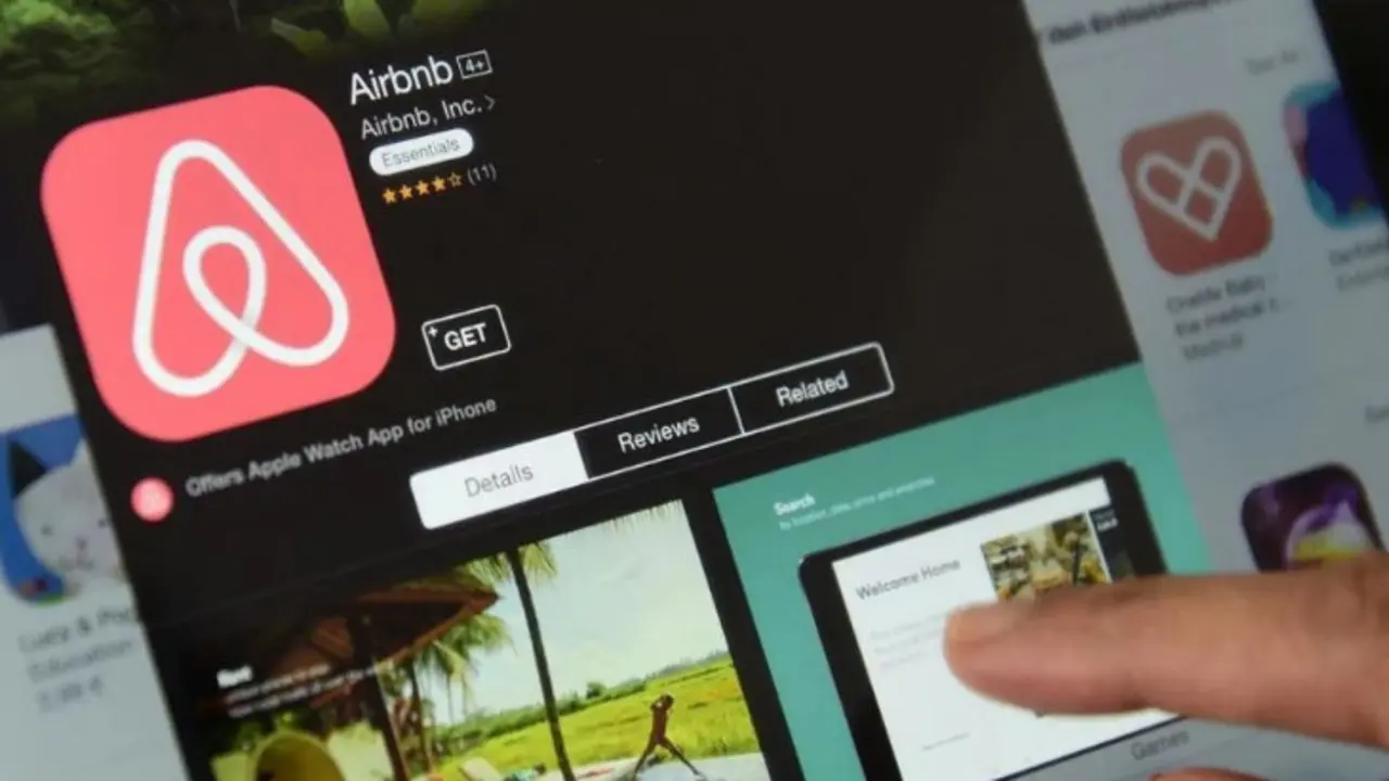 Airbnb. / RR SS.