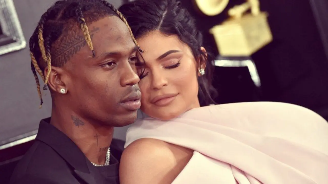 Kylie Jenner, empresaria y Travis Scott, rapero. RR SS