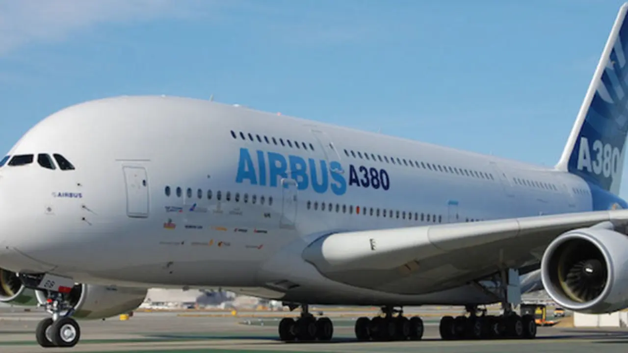 Airbus A380. / RR SS.