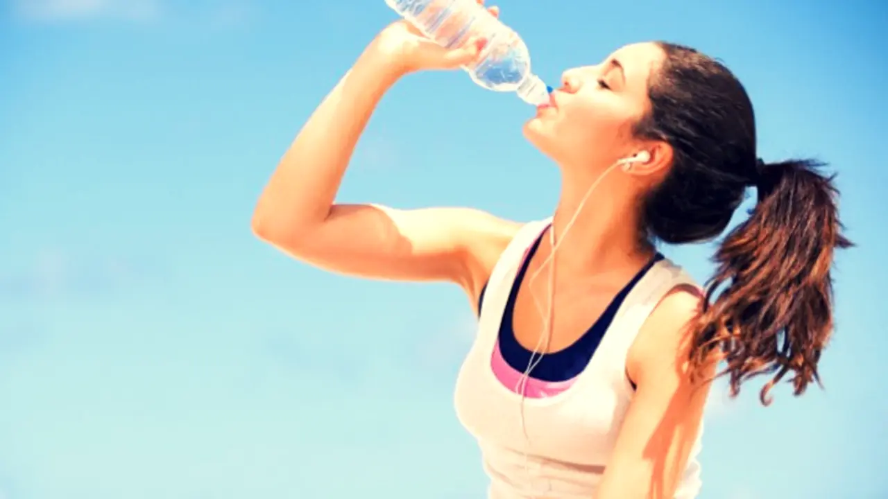 Beber agua. / RR SS.