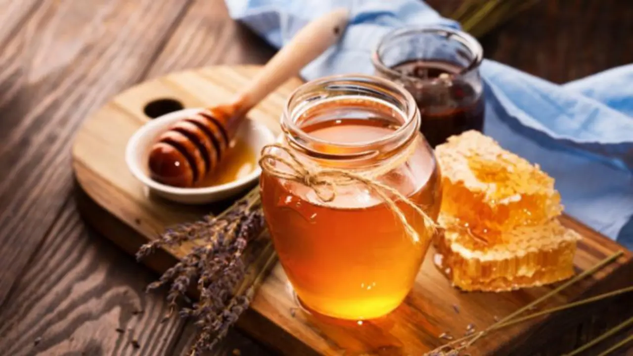 Miel de abejas. / RR SS.
