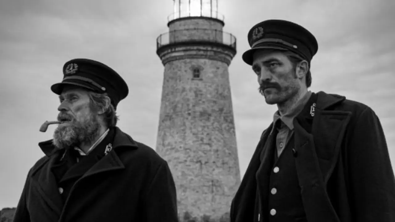 The Lighthouse, la pr&oacute;xima pel&iacute;cula en la que participar&aacute; Robert Pattinson. / Collider.